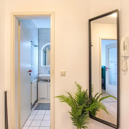 Larooms - Whiterock 1, Zentrale Lage, Tolle Anbindung Merseburg