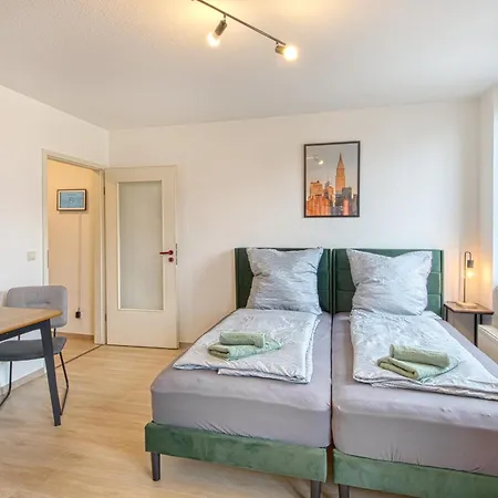 Larooms - Whiterock 1, Zentrale Lage, Tolle Anbindung * Merseburg