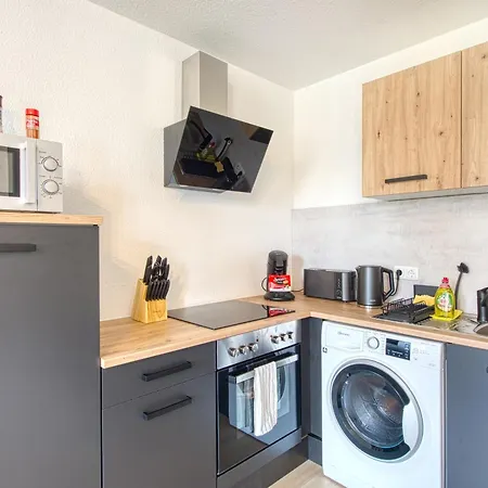 Larooms - Whiterock 1, Zentrale Lage, Tolle Anbindung Appartement Merseburg